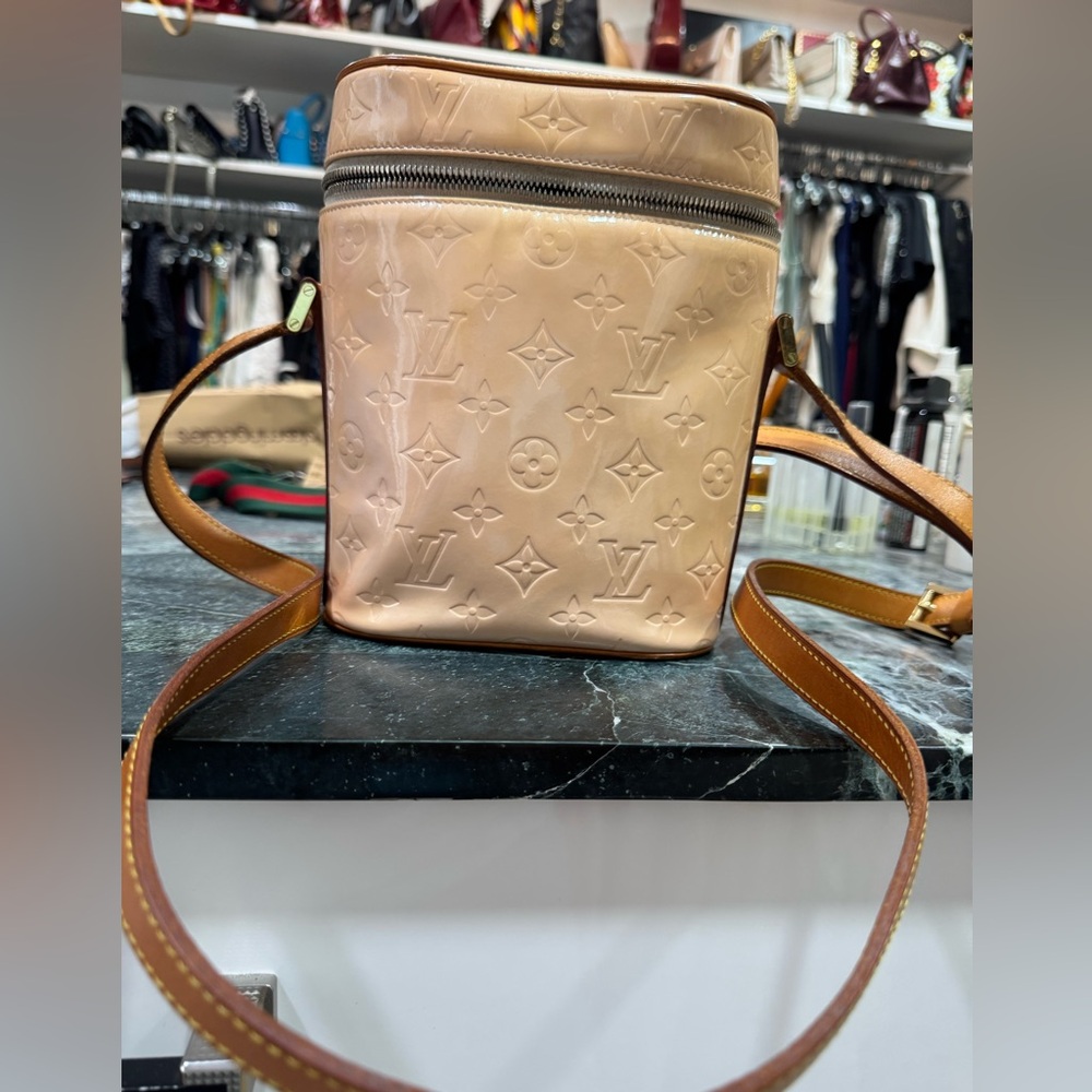 Louis Vuitton patent Elegant Pink Women's Bag